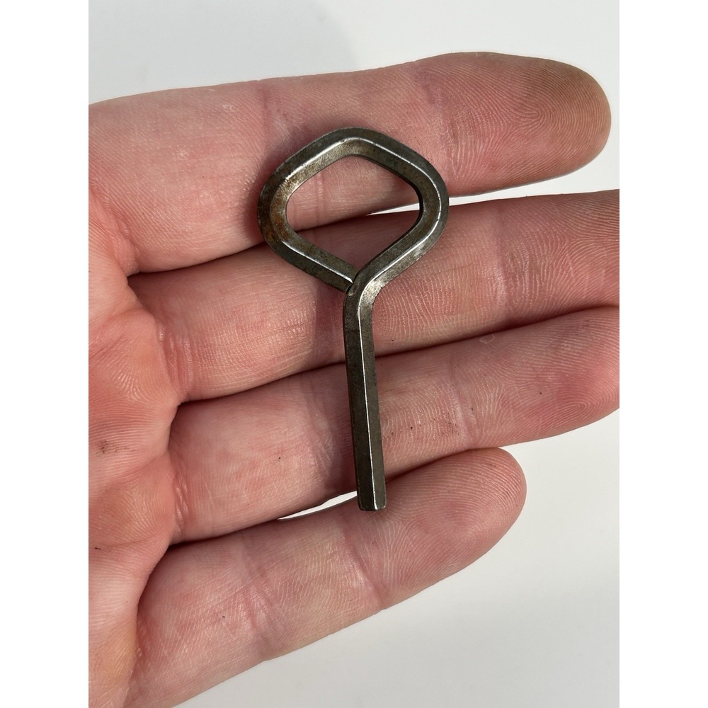 Vintage Standard Hex Dogging Key - Picture 5 of 7